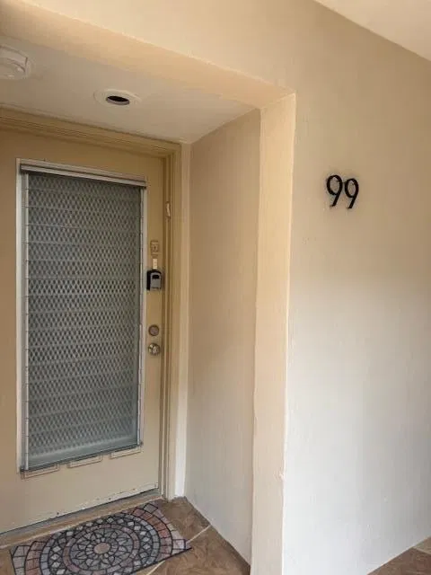 Unit 99 photo 21