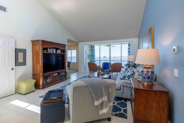 Harbour Ridge Residence photo 3