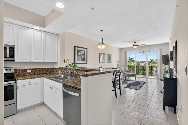 Boca Raton Unit 403 photo 6