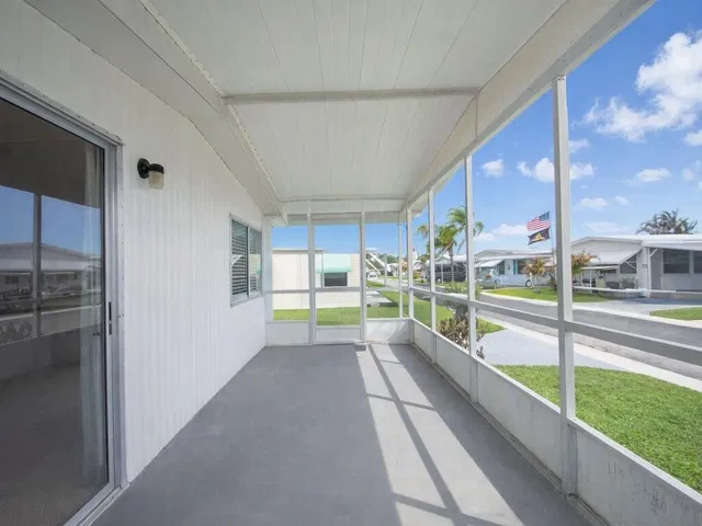 Unit 145 photo 3