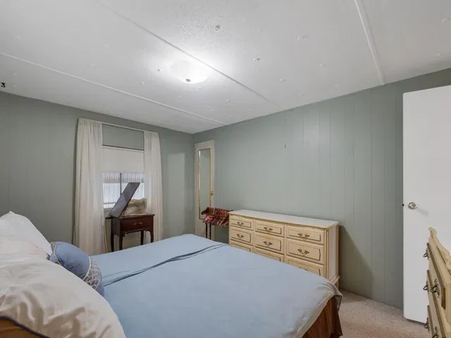 Unit 145 photo 21