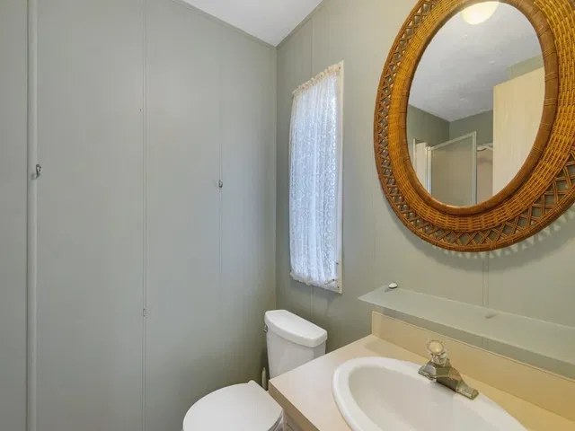 Unit 145 photo 23