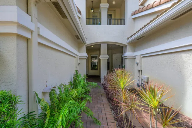 Residence photo 2