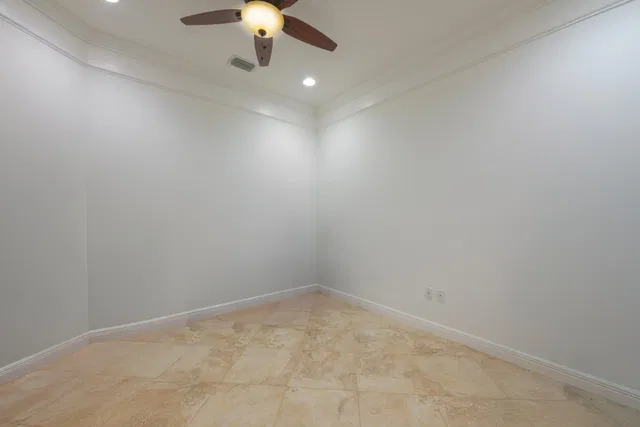 Residence photo 15