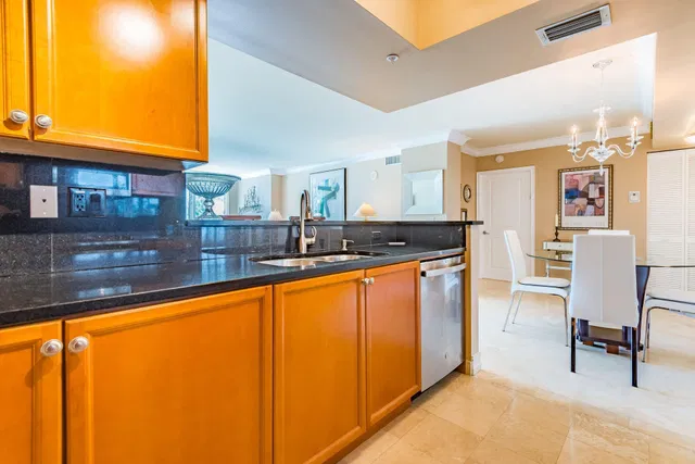 Townsend Place Unit 215 photo 9