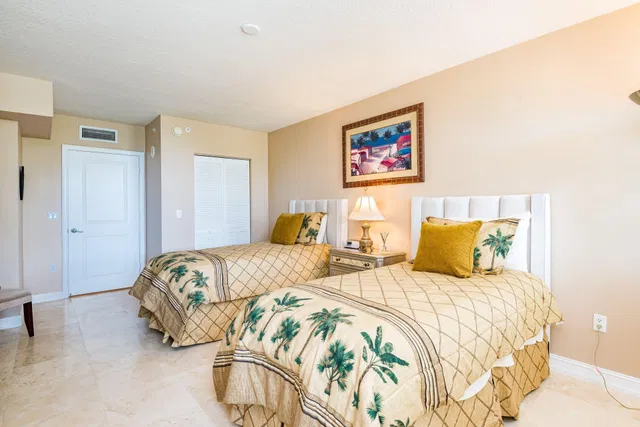 Townsend Place Unit 215 photo 18