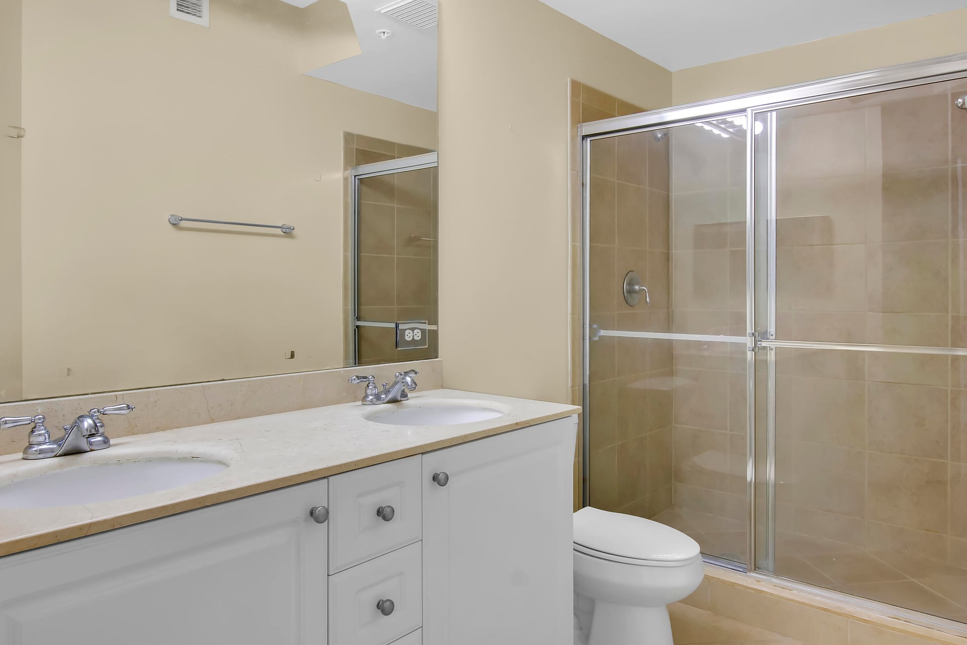 Renaissance Commons II Unit 1212 photo 7