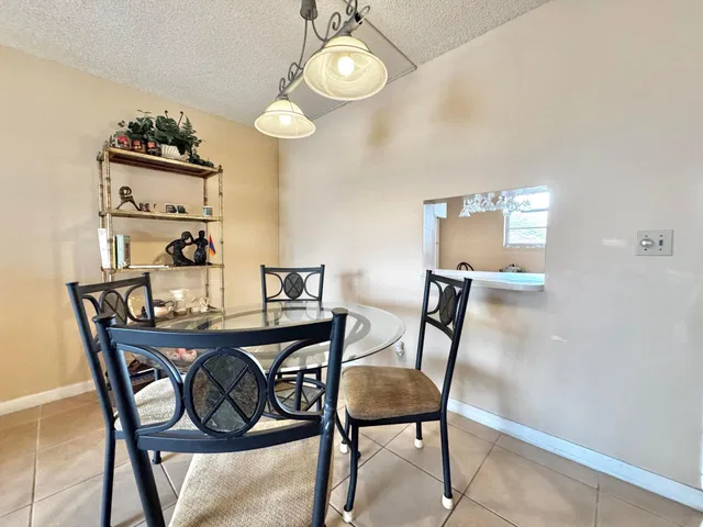  Unit 315 photo 4