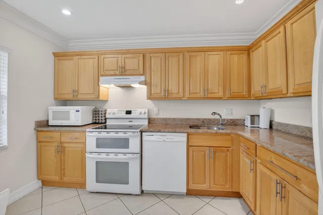 Boca Lago Country Club Homes Unit 43f photo 14