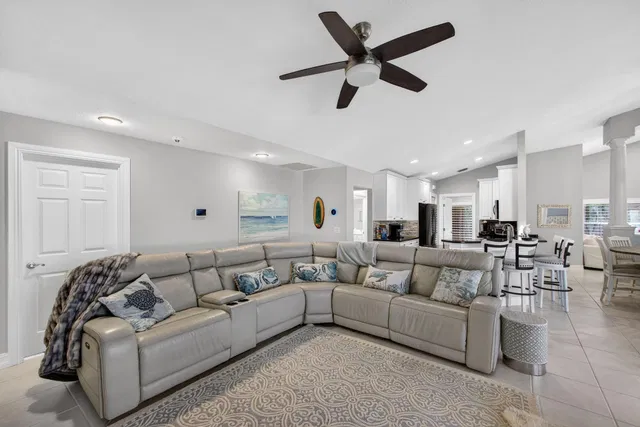 Residence photo 6