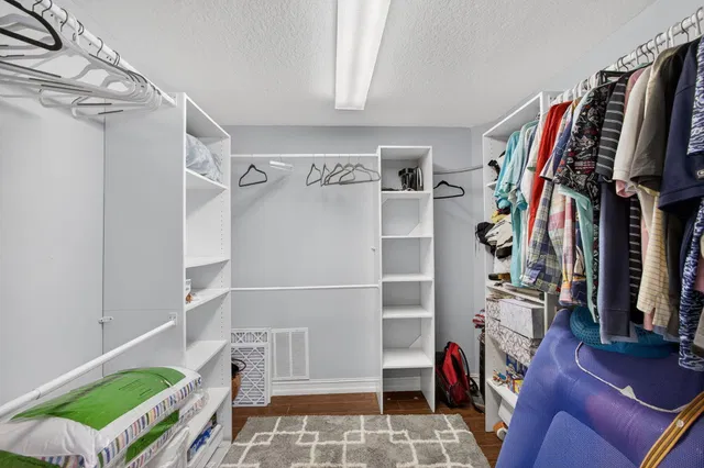 Residence photo 16
