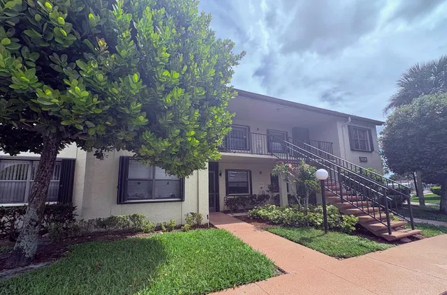 Unit 526 photo 2
