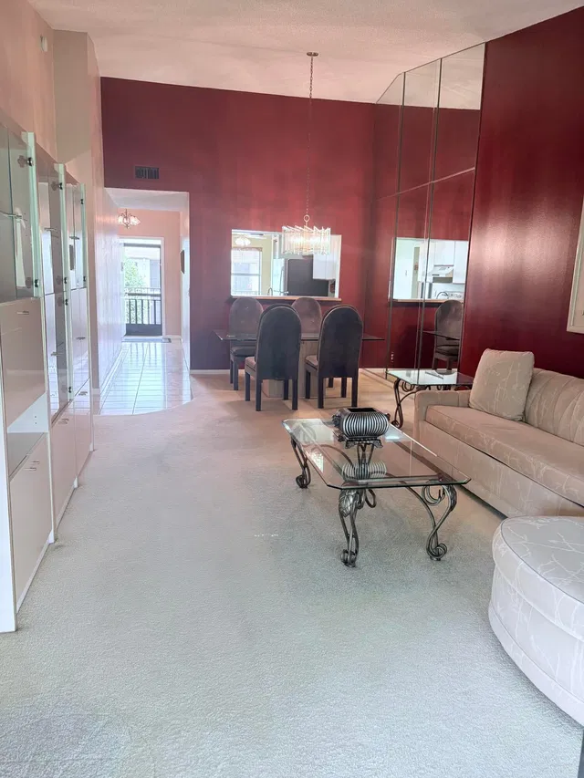 Unit 526 photo 5