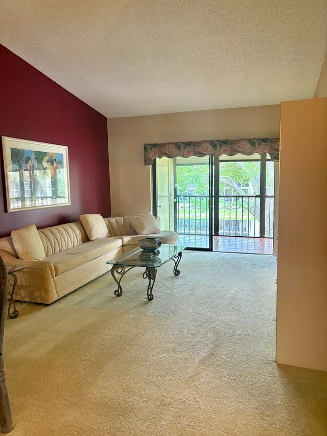 Unit 526 photo 6