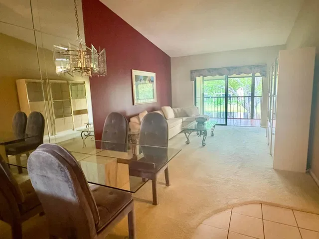 Unit 526 photo 7