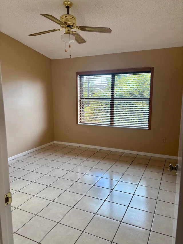 Unit 526 photo 13