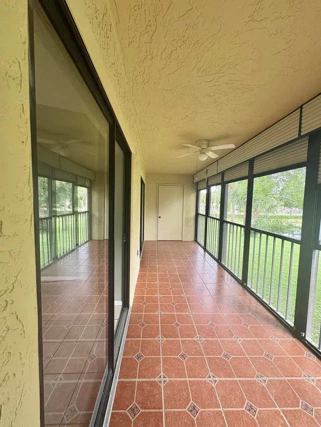 Unit 526 photo 14