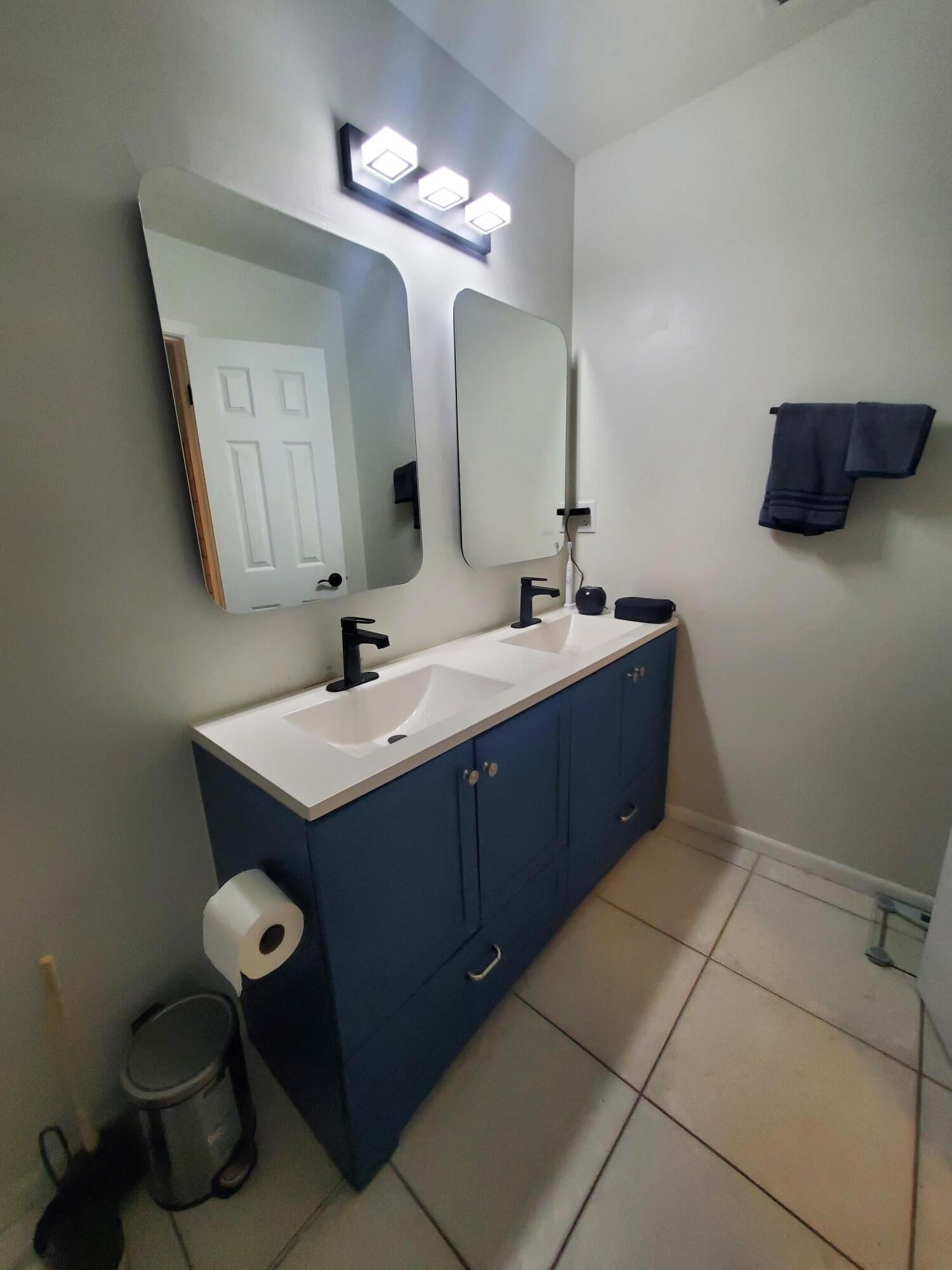  Unit 558 photo 35