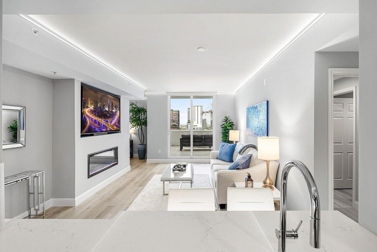 The Strand Unit 1115 photo 3