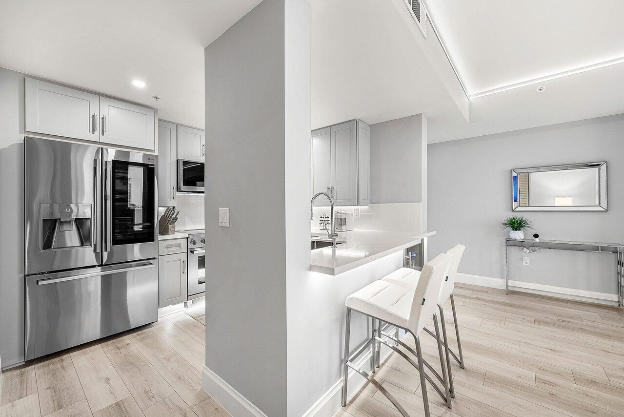 The Strand Unit 1115 photo 5