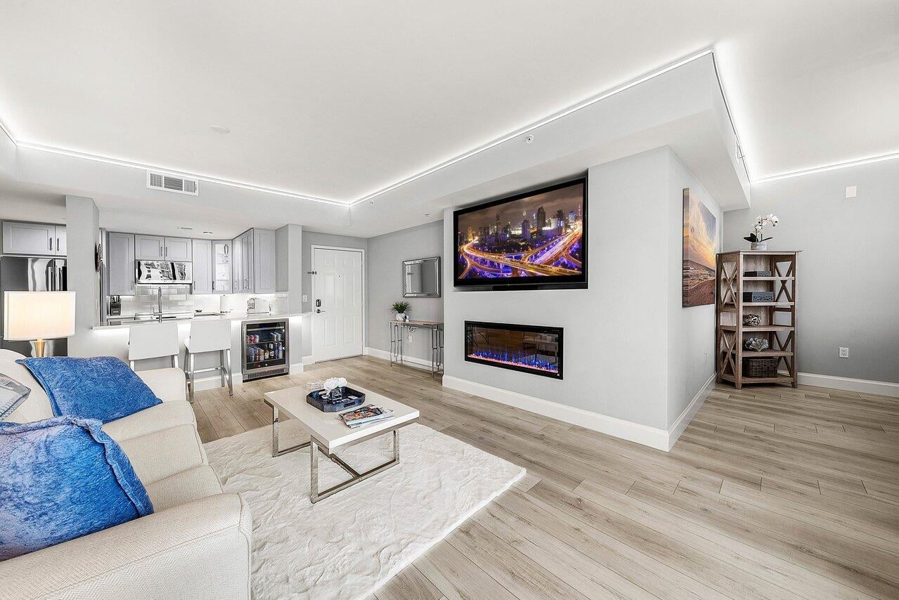 The Strand Unit 1115 photo 10