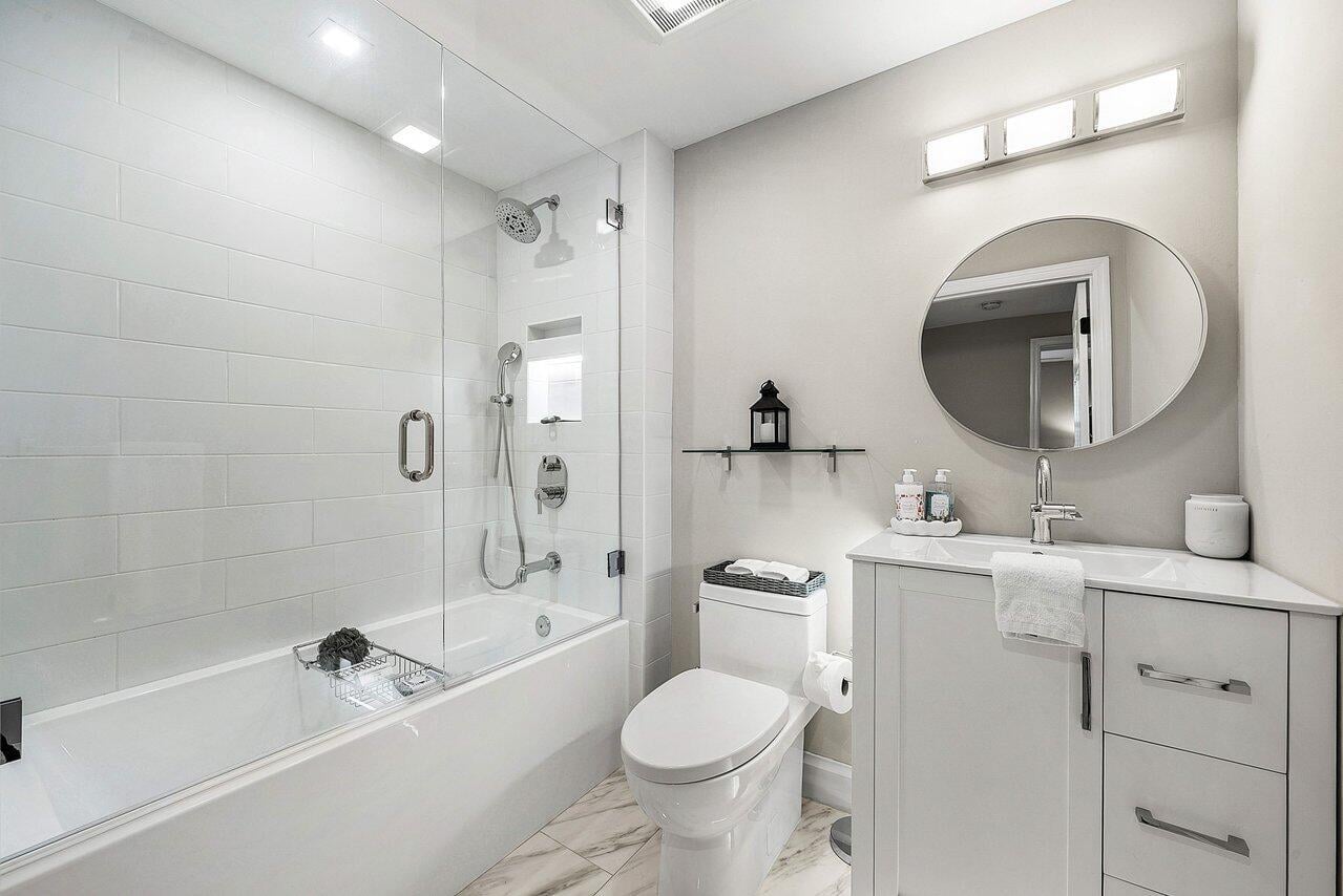 The Strand Unit 1115 photo 20