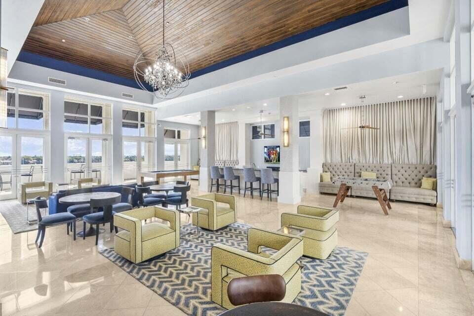 The Strand Unit 1115 photo 38
