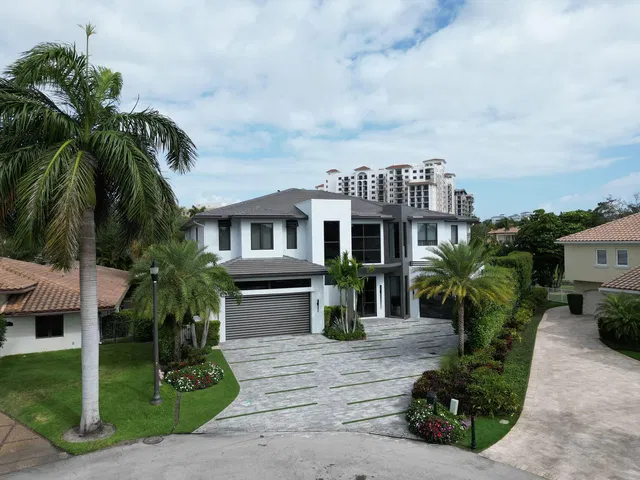 Royal Palm Yacht and Country Club Residence photo 6