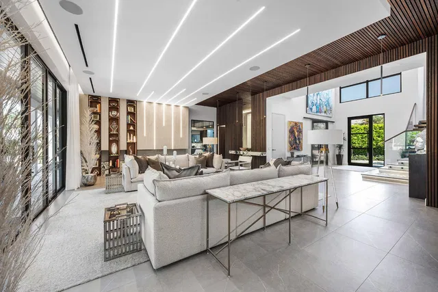 Royal Palm Yacht and Country Club Residence photo 18