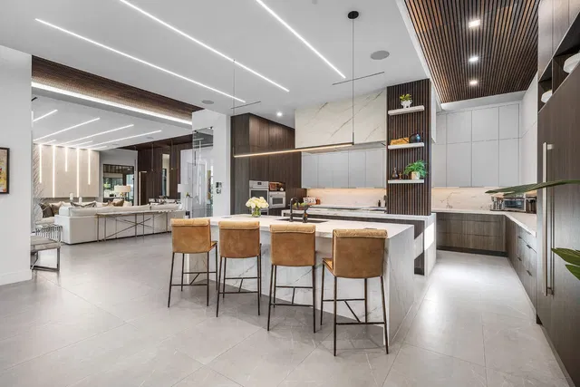 Royal Palm Yacht and Country Club Residence photo 24