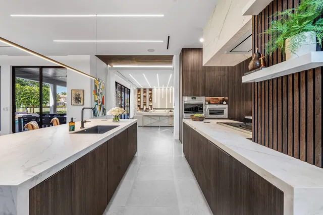 Royal Palm Yacht and Country Club Residence photo 25