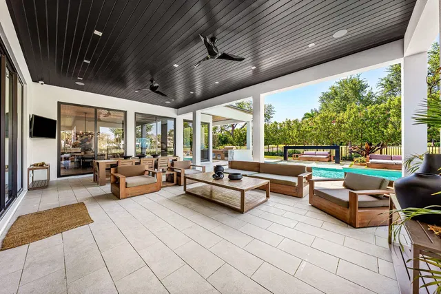 Royal Palm Yacht and Country Club Residence photo 38