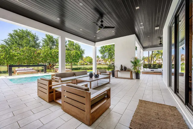 Royal Palm Yacht and Country Club Residence photo 39