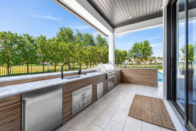 Royal Palm Yacht and Country Club Residence photo 41