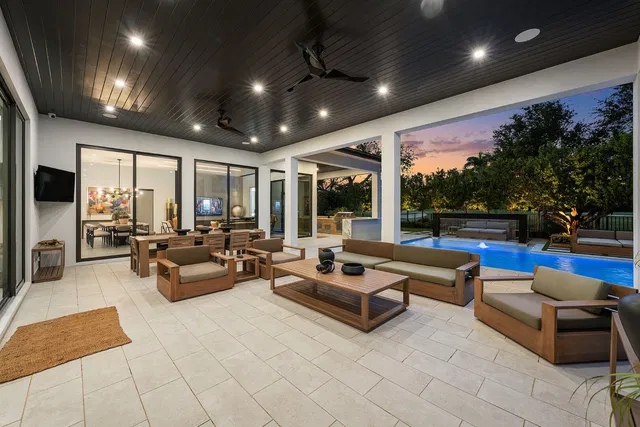 Royal Palm Yacht and Country Club Residence photo 97