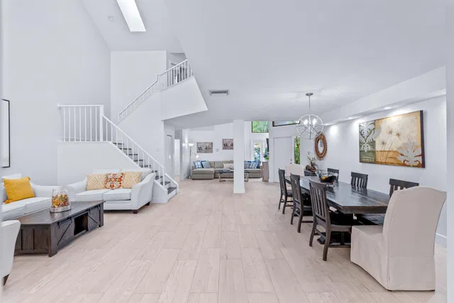 Windsor Way Residence photo 4