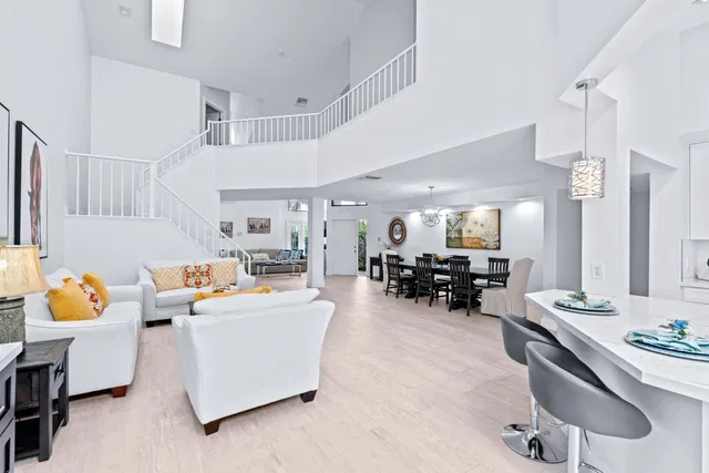 Windsor Way Residence photo 6