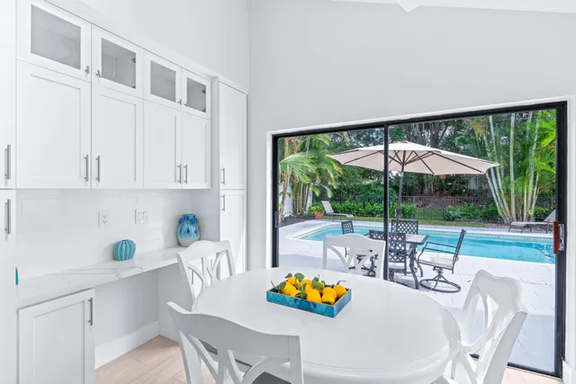 Windsor Way Residence photo 14