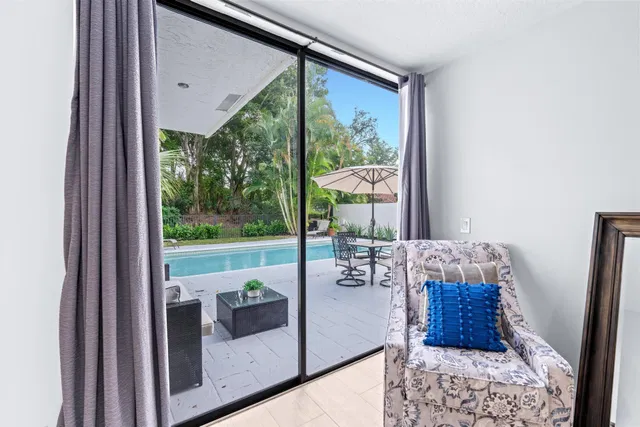 Windsor Way Residence photo 22