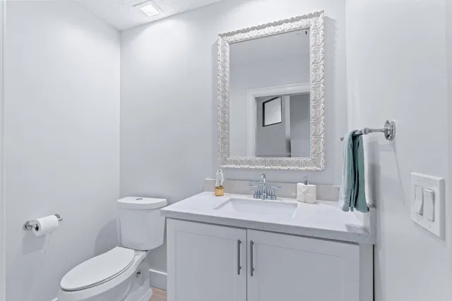 Windsor Way Residence photo 37