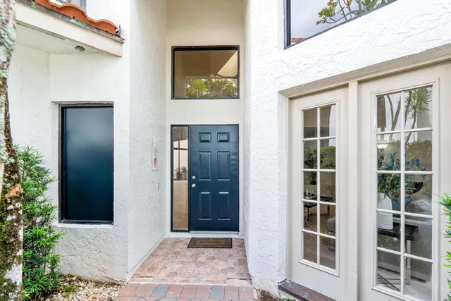 Windsor Way Residence photo 42