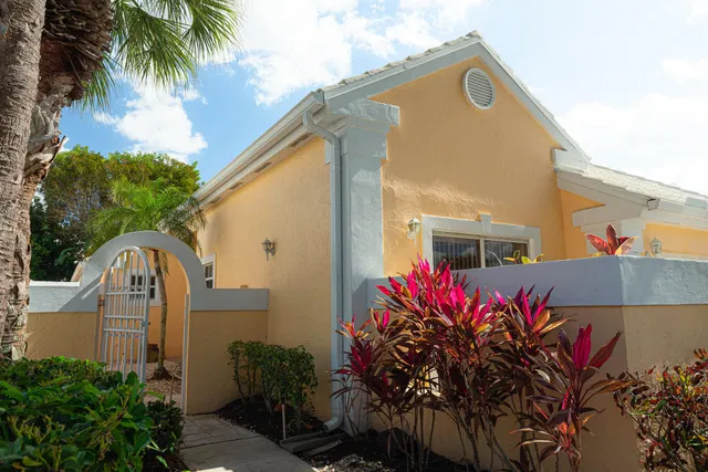  Residence photo 4