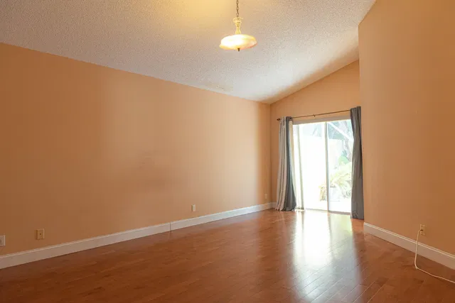  Residence photo 7
