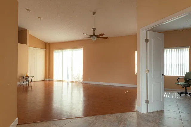  Residence photo 16