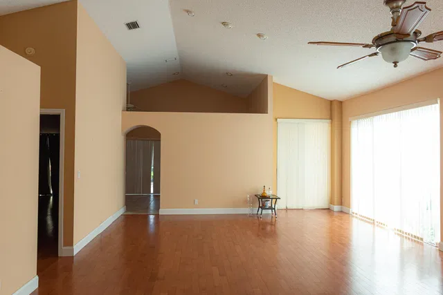  Residence photo 17