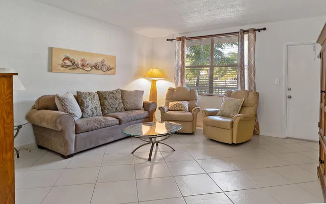  Unit 208 photo 5