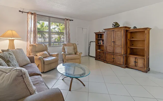  Unit 208 photo 6