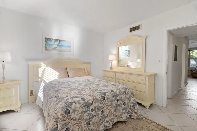  Unit 208 photo 14