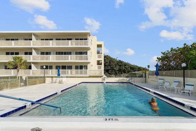  Unit 208 photo 18