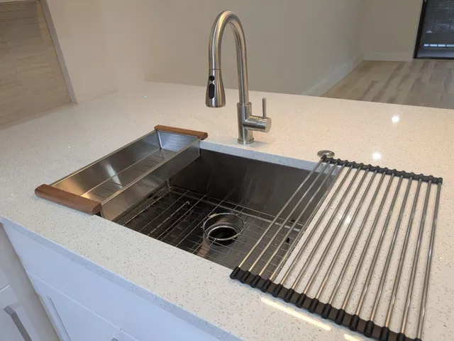 Unit 321 photo 8